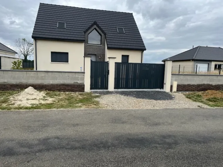 Réalisation d'un mur de clôture avec pose du portail et du portillon sur Amiens, Amiens, SARL BATTITAN