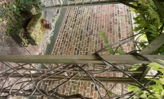 Ravalement d'un mur en brique à Amiens, Amiens, SARL BATTITAN