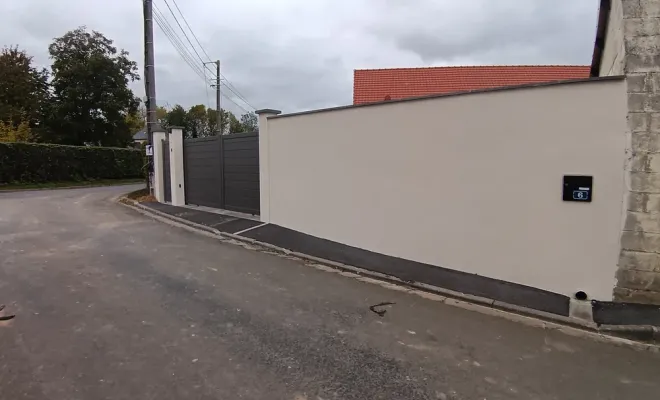 Réalisation d'un mur en parpaing et pose d'un portail à Amiens, Amiens, SARL BATTITAN